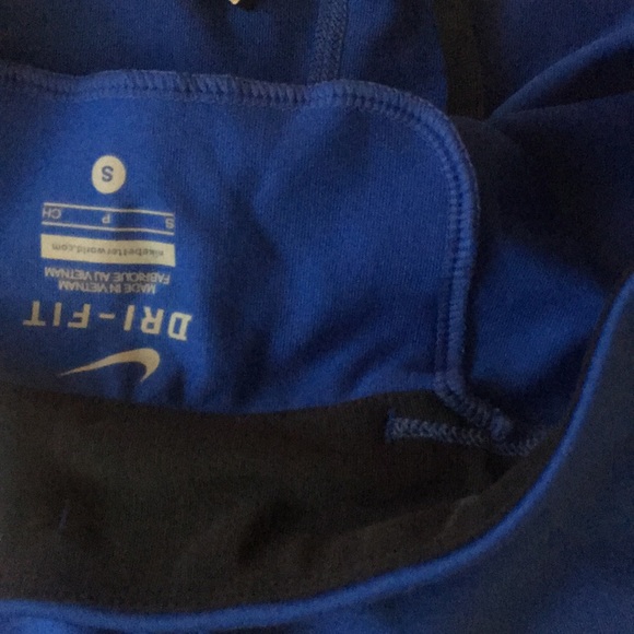 Nike - Picture 3 of 5